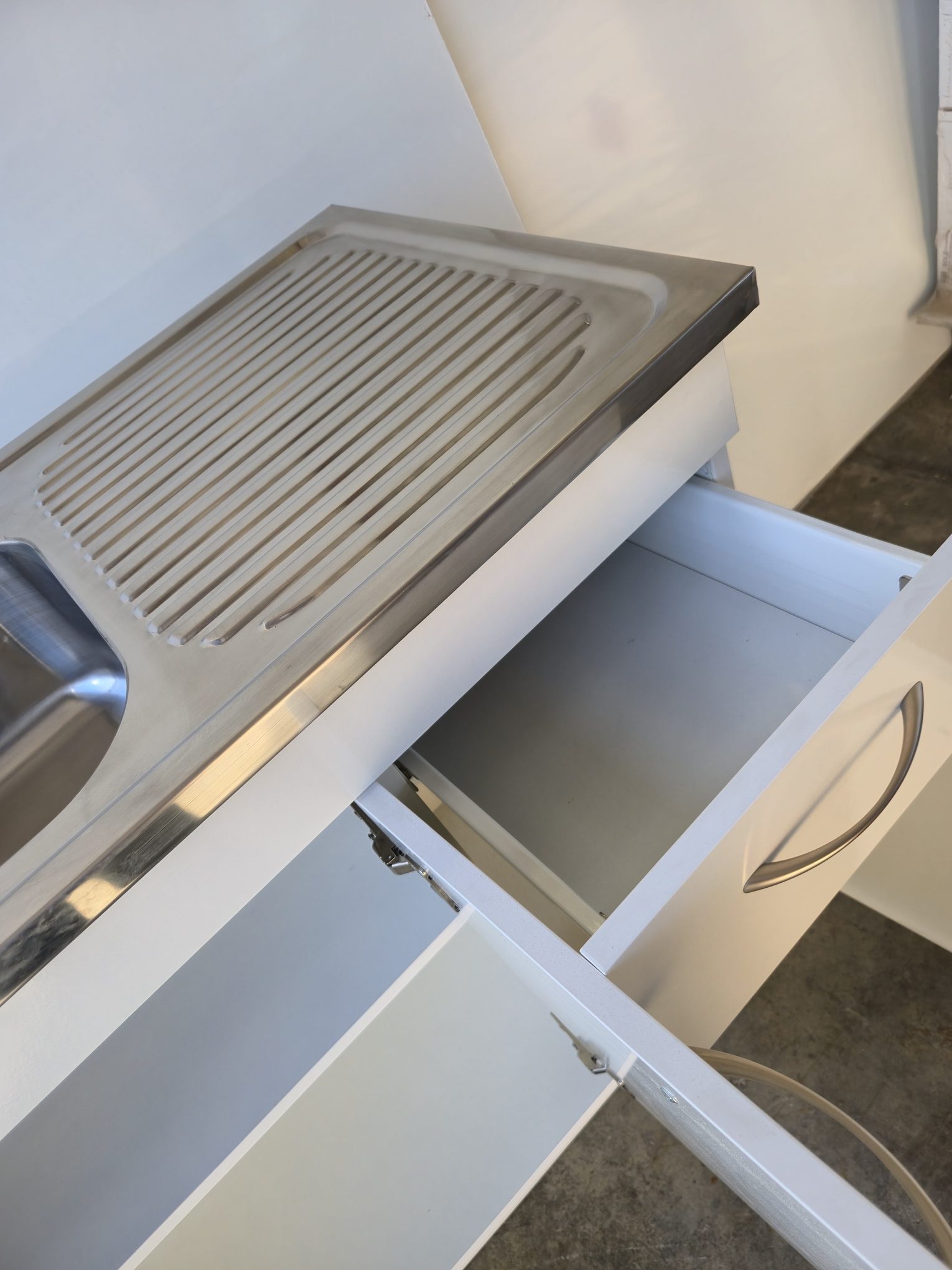1200w open drawer